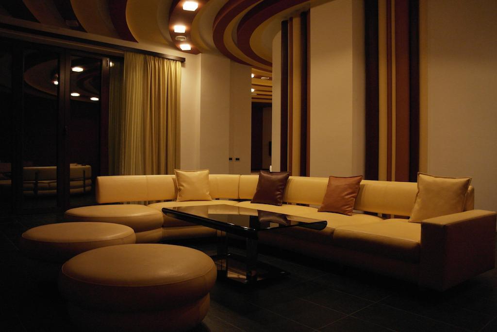 Akhtamar Hotel Cjsc Arzakan Habitación foto