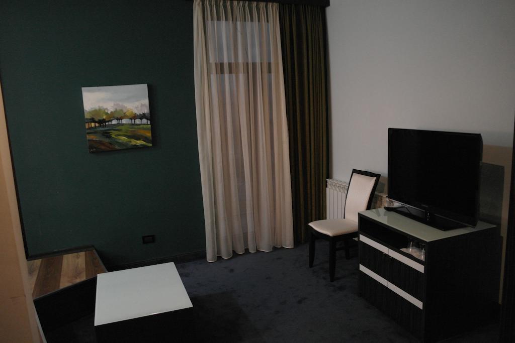Akhtamar Hotel Cjsc Arzakan Habitación foto