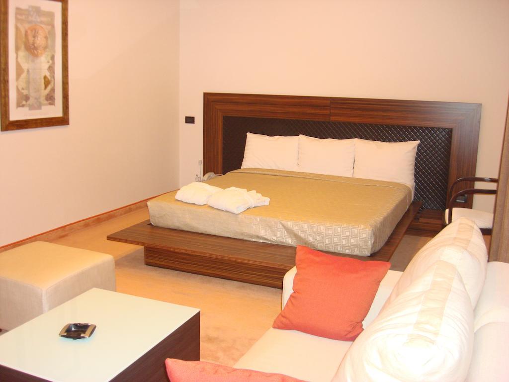 Akhtamar Hotel Cjsc Arzakan Habitación foto