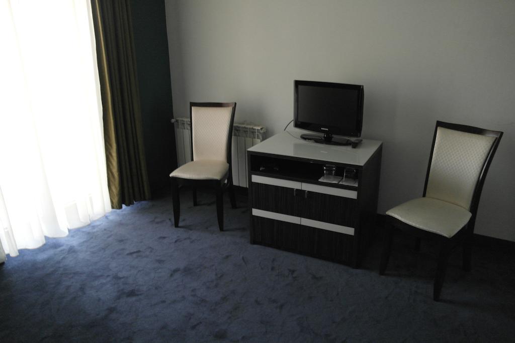 Akhtamar Hotel Cjsc Arzakan Habitación foto